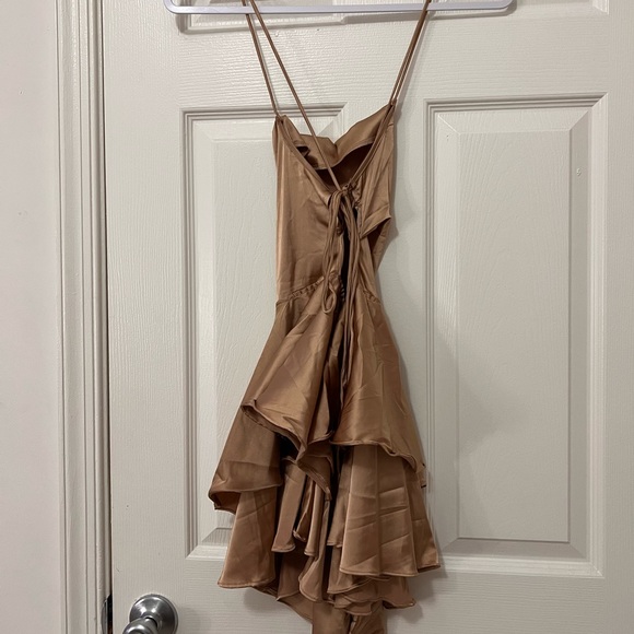 SHEIN champagne satin romper with strappy back size XS - Picture 4 of 4